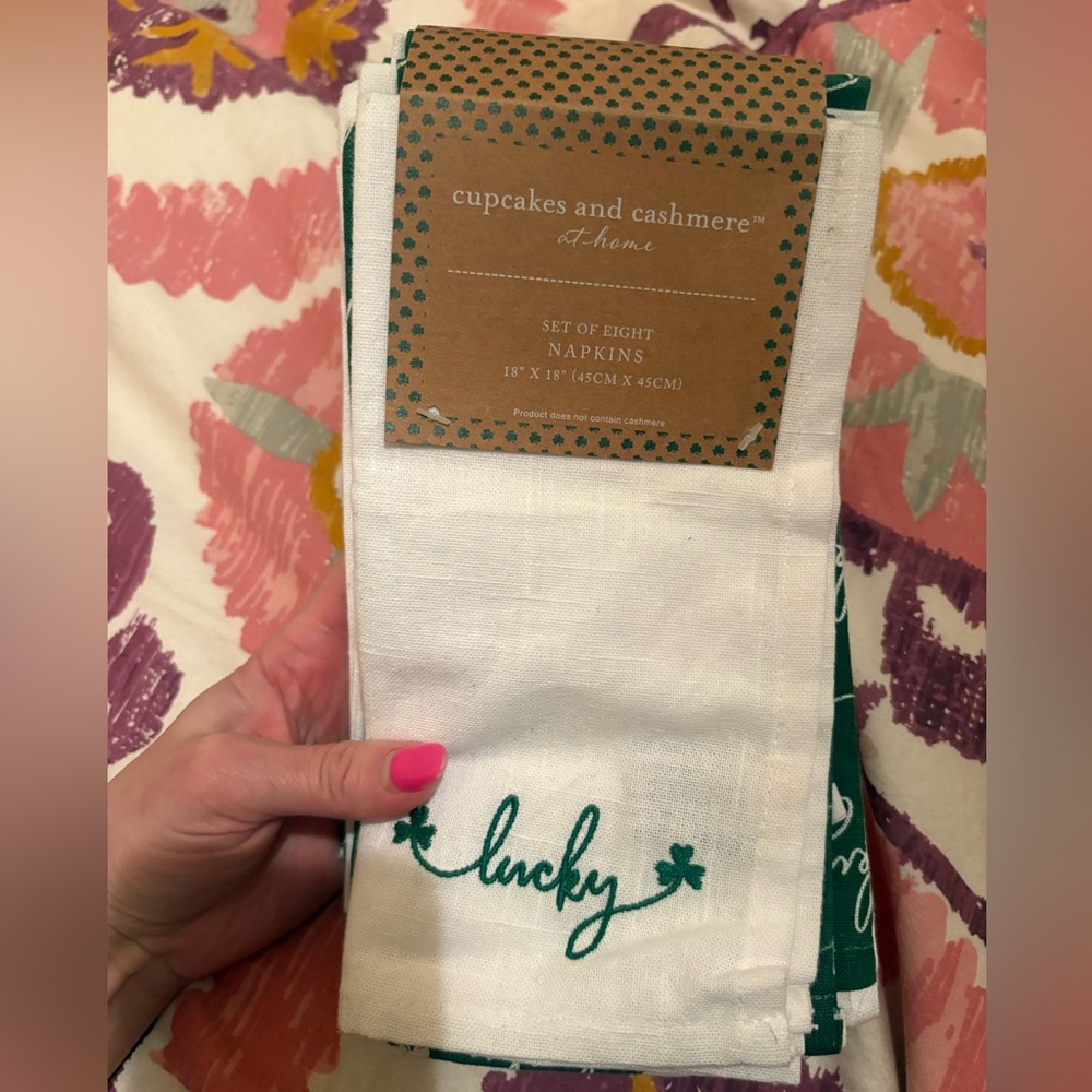 Cupcakes & Cashmere st Patrick’s day Clover Pattern Napkins